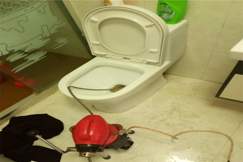 覃塘如何疏通马桶 疏通马桶多少钱