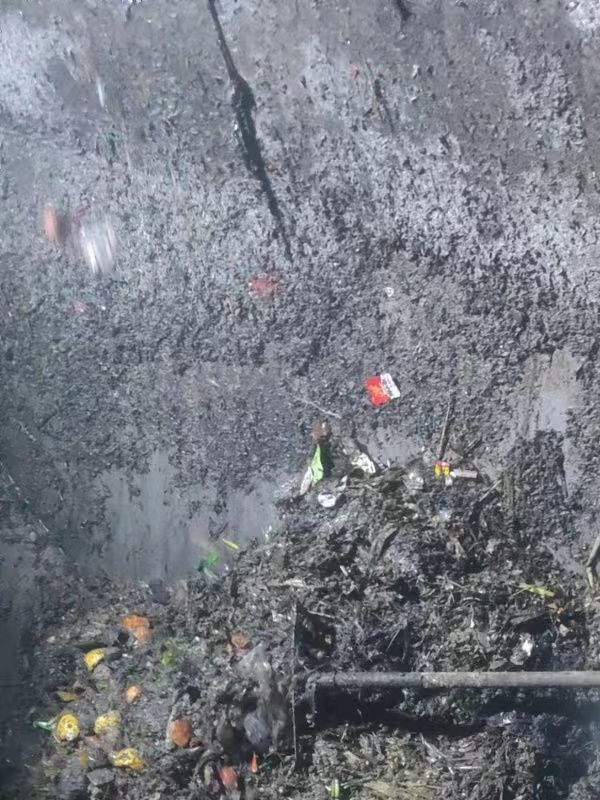 覃塘污水池清理